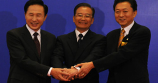 China, Japan, S Korea discuss North Korea nukes