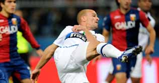Inter Milan wins to stay top of Serie A