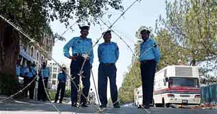 Brigadiers vehicle attacked in Islamabad, attackers flee 