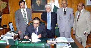President signs Gilgit-Baltistan Order