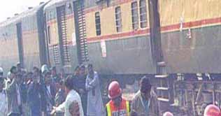 4 bogies of Multan Express derailed near Gojra