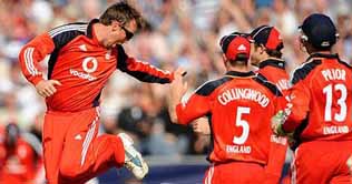 Australia comes on third position after defeat in seventh ODI 