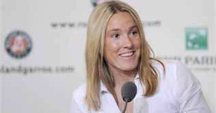 Retirements over, Henin back to the court 