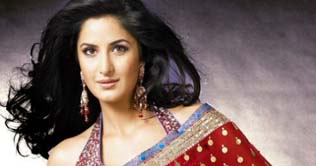 Katrina plays cricket wearing saree