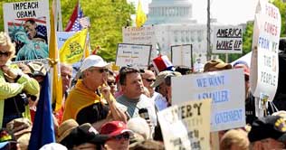 Tea Party activists hold anti-tax rally in Washington
