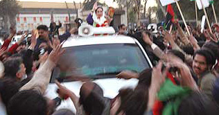 Security incharge of BB was in contact with Baitullah Mehsud