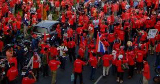 Thailand sends troops to Bangkok