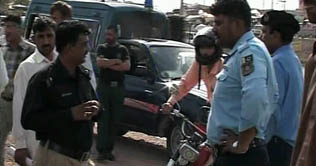 Police negligence: dead body pulled out of manhole after hours  