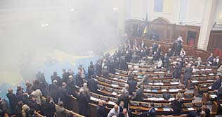 Ukraine ratitifes Russian naval lease amid protests