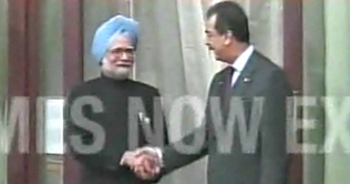 Gilani,  Manmohan meet in Bhutan 