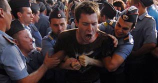 Russia: Police held opposition leader among 95