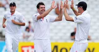 England overpower Pakistan in first Test