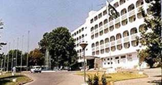 Qureshi summons British envoy over Camerons statements