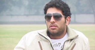 Yuvraj shows finger to taunting Lankan fans