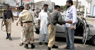 Drug traffickers clash in Karachis Dalmia area