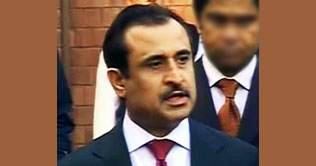 Jaffarabad: FM Ejaz jakhrani tried to demolish a section of bypass