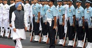 Manmohan links talks with Pakistan's action against militants