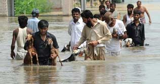 Thousands trapped as flood lashes Gilgit-Baltistan, Balochistan