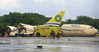 Colombian airliner crashes during storm, one dead 