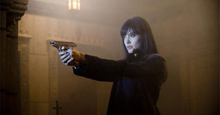 Jolie in France to woo fans