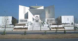 CJP directs Secy Establishment to suspend DPO Sialkot