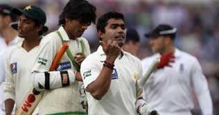 Pakistan win the Oval Test 