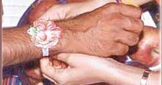 Indian President celebrates Rakhi festival with children