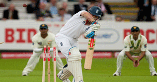 Lords: Rain halts play