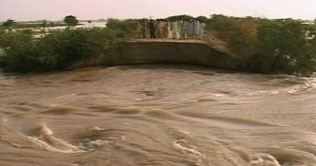 Thatta: Large scale evacuation underway 