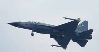 PAFs JF-17 jets arrive home after performing at China aviation show