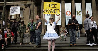 Worldwide demos called to release Assange