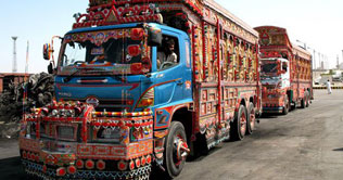 Karachi: 900 bags of sugar found in a truck on Northern Bypass