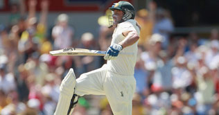 Aussies set huge target against England 