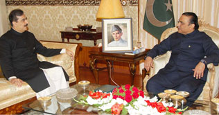  Gilani calls on Zardari