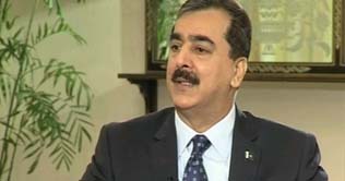 Pakistan favours dialogue over war with India: Gilani