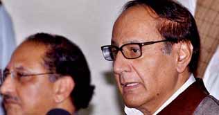 Shujat calls for halt of mudslinging   