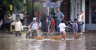 Heavy rains cause flooding in Argentina 