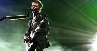 Muse and Kasabian honored at NME Music Awards