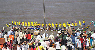 Cambodia boat race marks anniversary of ruling party