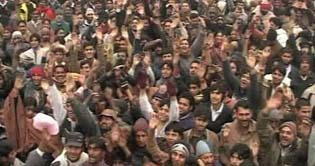 Lahore: Protest against gas, electricity loadshedding