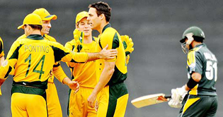 3rd One Day: Australia beats Pakistan by 40 runs and completes a series win