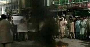 Dadu: Citizens protest against loadshedding