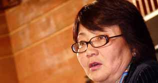 Otunbayeva sworn in as Kyrgyz president 