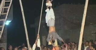Fake Pir hangs men upside down to exorcise