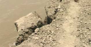 Jataoi: 20 villages in danger of Sindh Rivers erosion