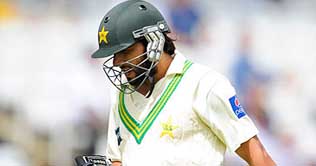 Australia beat Pakistan, Afridi to quit Test cricket
