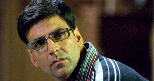 Akshay Kumar goes spiritual prior to release of Khattha Meetha