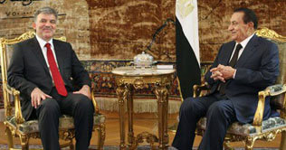 Hosni Mubarak holds talks with Turkish President 