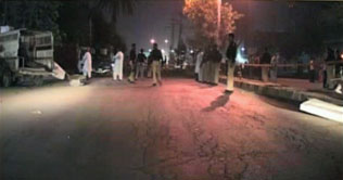 Policeman killed, four others injured in Lahore attacks