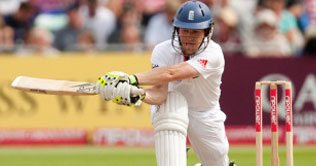 Nottingham Test, Day 2: England collapses at 354 
